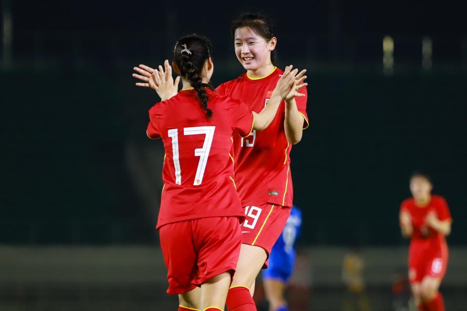 U20女足三连胜晋级!20年第一次,轰6球0失球,肖亚飞建功